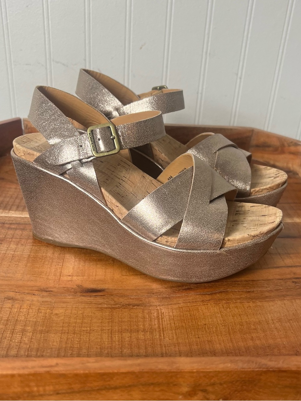 Kork Ease gold metallic leather wedge Size 5 sandal